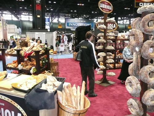 ArtisanBreadDisplay